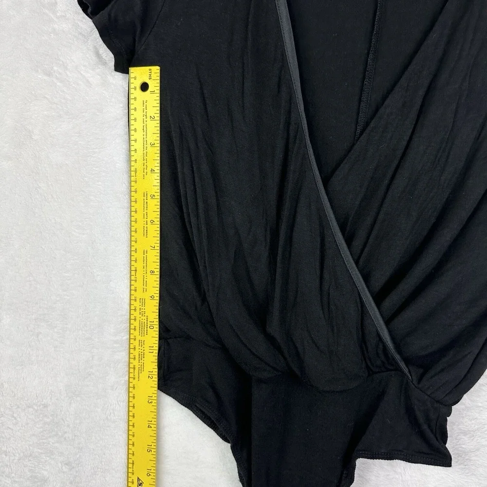 Lulus Womens Top Bodysuit Black Short Sleeve Size XS Satin Lined Edge EUC - Picture 7 of 11